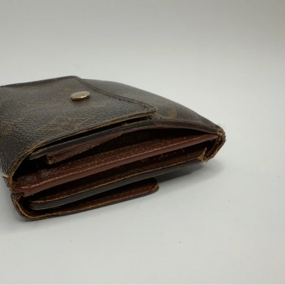Louis Vuitton Elise Brown Monogram Wallet Tri-Fold | Unisex | Pre-Owned |